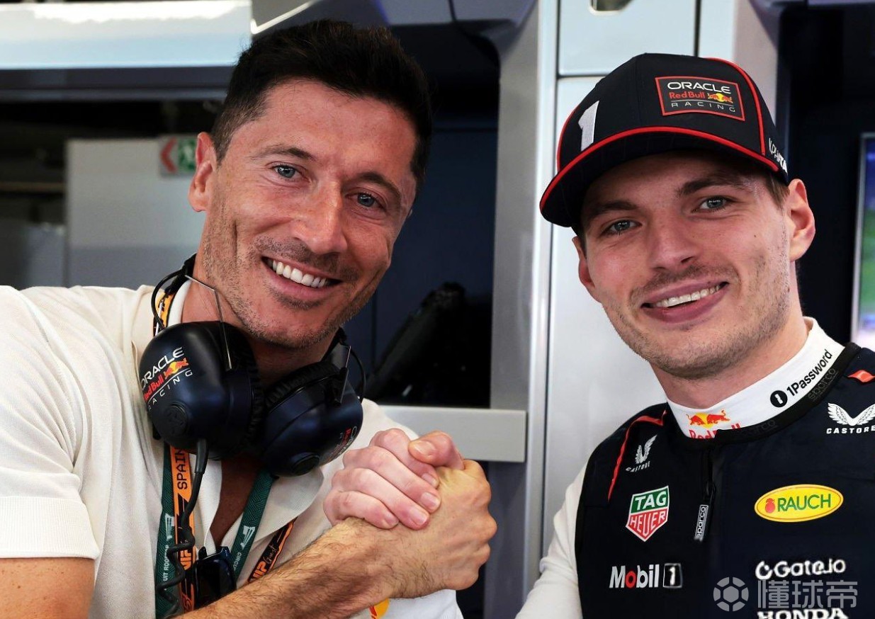 莱万多夫斯基重返赛场，出色发挥首场状态出色，TES观众沸腾！