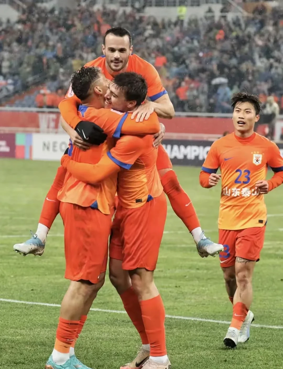 开云体育-关于法国杯清晨再迎强敌；山东泰山豪取连胜；主帅态度——底气十足；更衣室氛围转暖的信息-开云体育