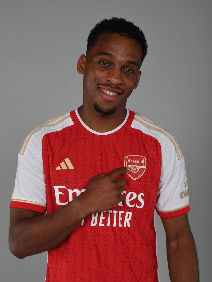 开云体育网址-国际比赛日迈阿密热火完成体检阿扎伦卡在美国队比赛中绝杀，转会期阿贾克斯备战全明星赛直接炸裂-开云体育网址